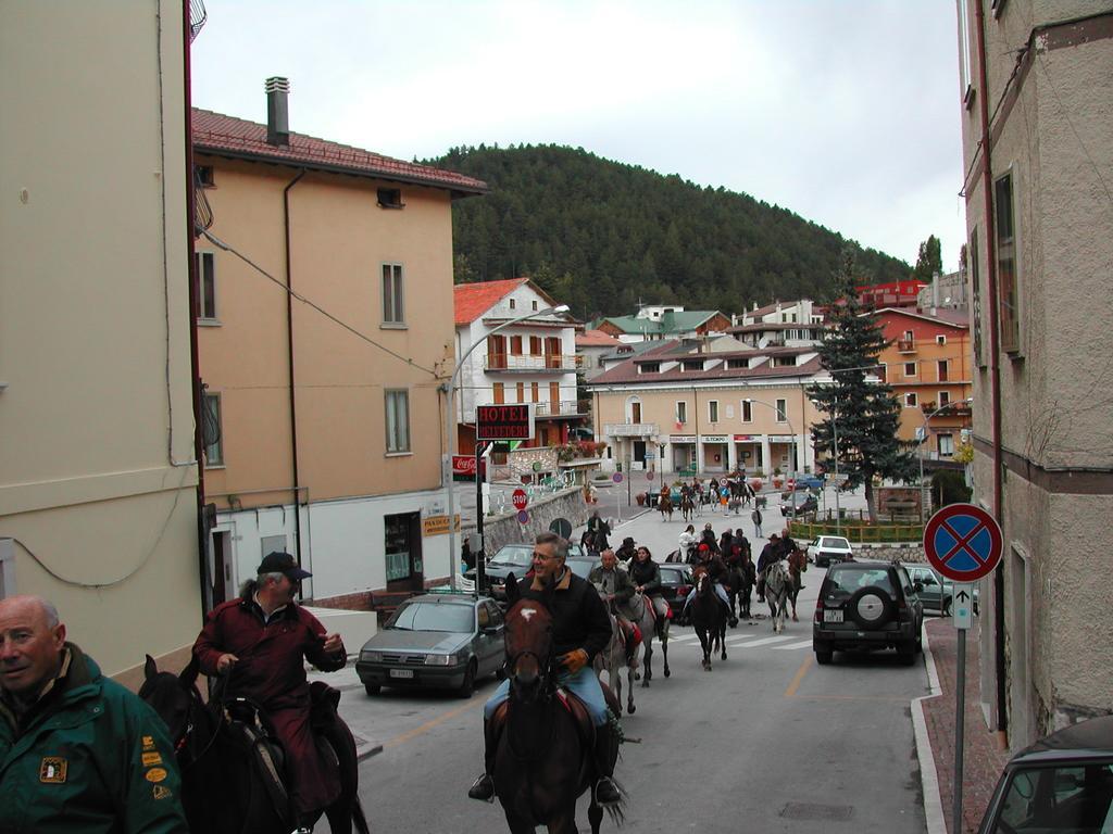 Albergo Del Sole Roccaraso Exterior photo